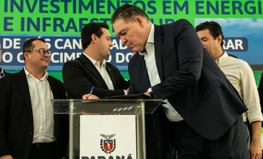 Governador Carlos Massa Ratinho Junior anunciou investimentos de R$ 505 milhões em energia e infraestrutura de gás canalizado para acelerar o crescimento do Paraná.
