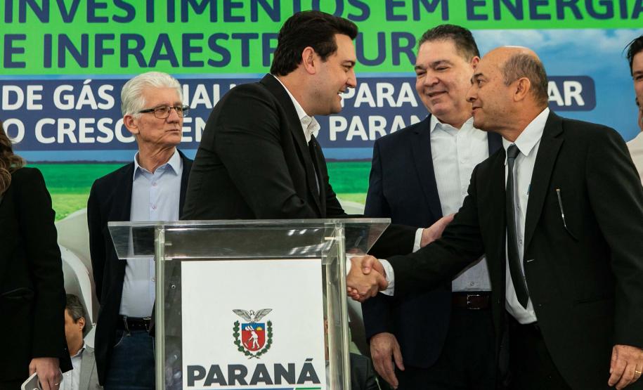 Governador Carlos Massa Ratinho Junior anunciou investimentos de R$ 505 milhões em energia e infraestrutura de gás canalizado para acelerar o crescimento do Paraná.