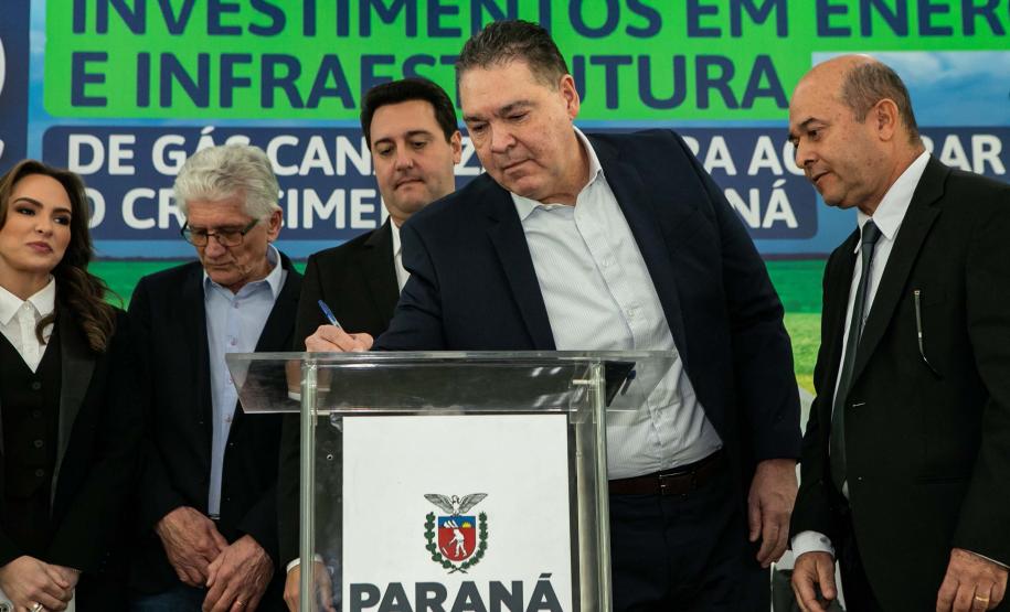 Governador Carlos Massa Ratinho Junior anunciou investimentos de R$ 505 milhões em energia e infraestrutura de gás canalizado para acelerar o crescimento do Paraná.