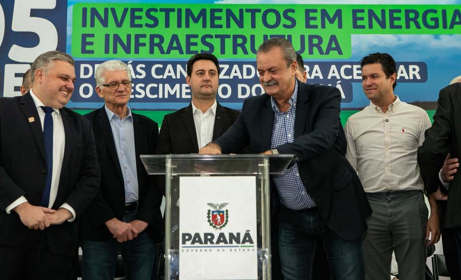 Governador Carlos Massa Ratinho Junior anunciou investimentos de R$ 505 milhões em energia e infraestrutura de gás canalizado para acelerar o crescimento do Paraná.