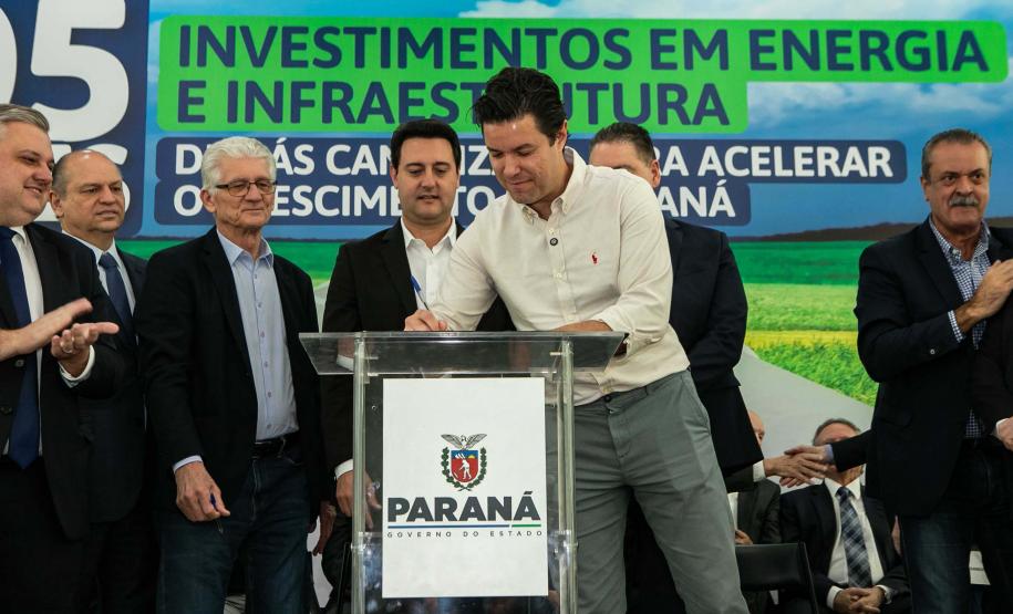 Governador Carlos Massa Ratinho Junior anunciou investimentos de R$ 505 milhões em energia e infraestrutura de gás canalizado para acelerar o crescimento do Paraná.