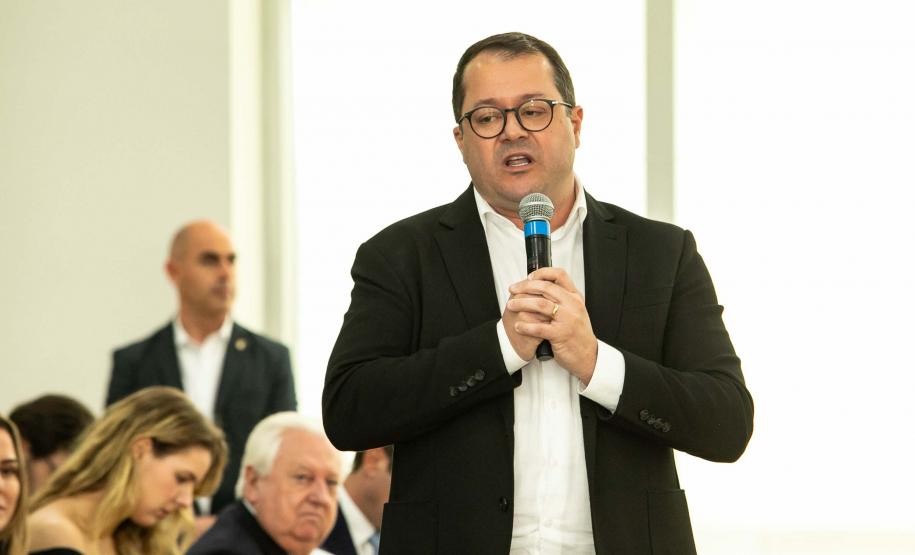 Governador Carlos Massa Ratinho Junior anunciou investimentos de R$ 505 milhões em energia e infraestrutura de gás canalizado para acelerar o crescimento do Paraná.