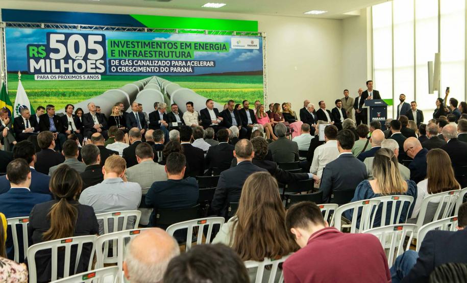 Governador Carlos Massa Ratinho Junior anunciou investimentos de R$ 505 milhões em energia e infraestrutura de gás canalizado para acelerar o crescimento do Paraná.